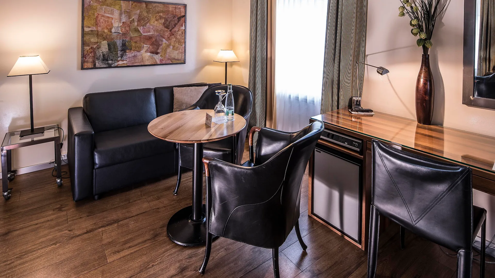 Central Plaza Zurich Hotel